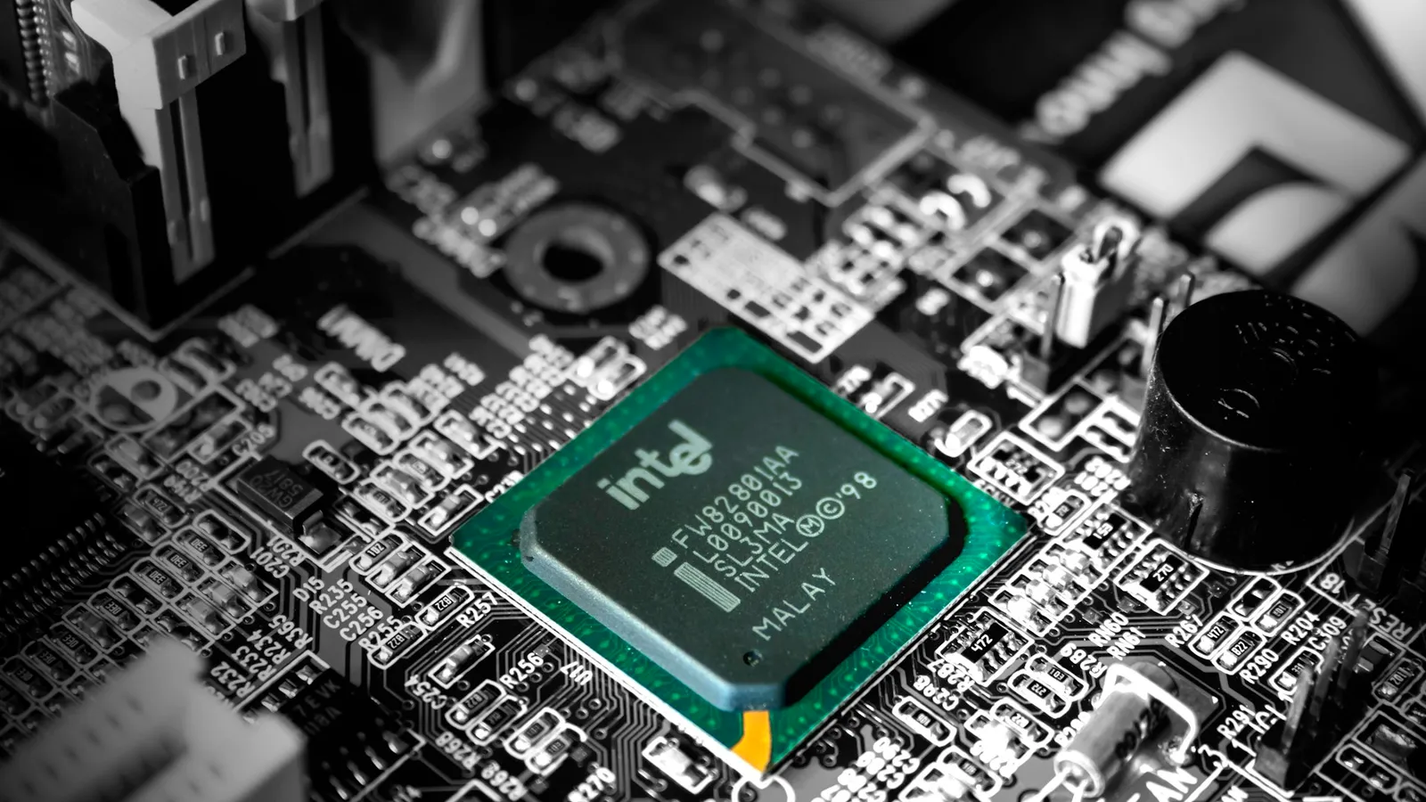 Intel Core i7-14700K vs Core Ultra 7 265: Gaming Compared